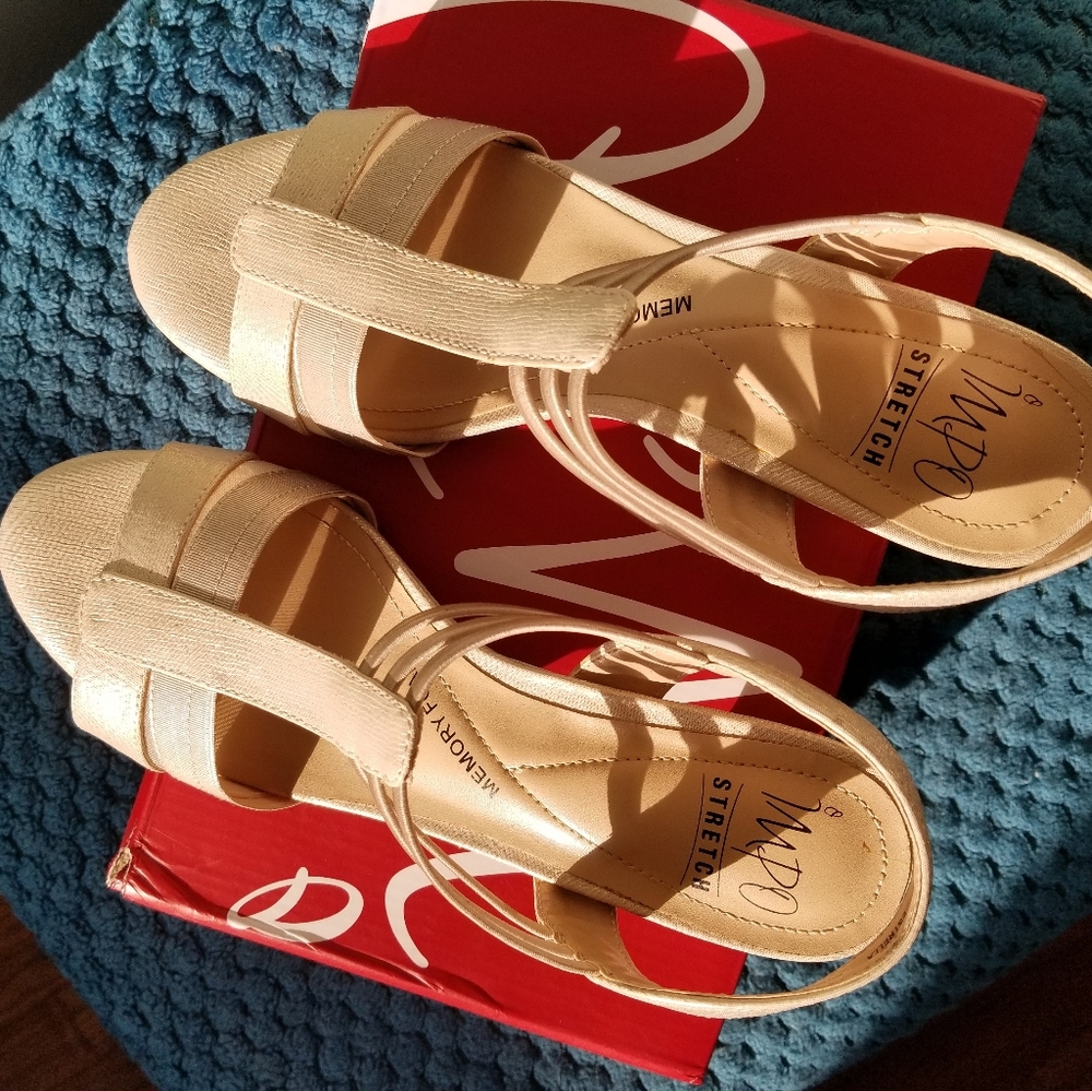 Impo Metallic Champagne Sandals